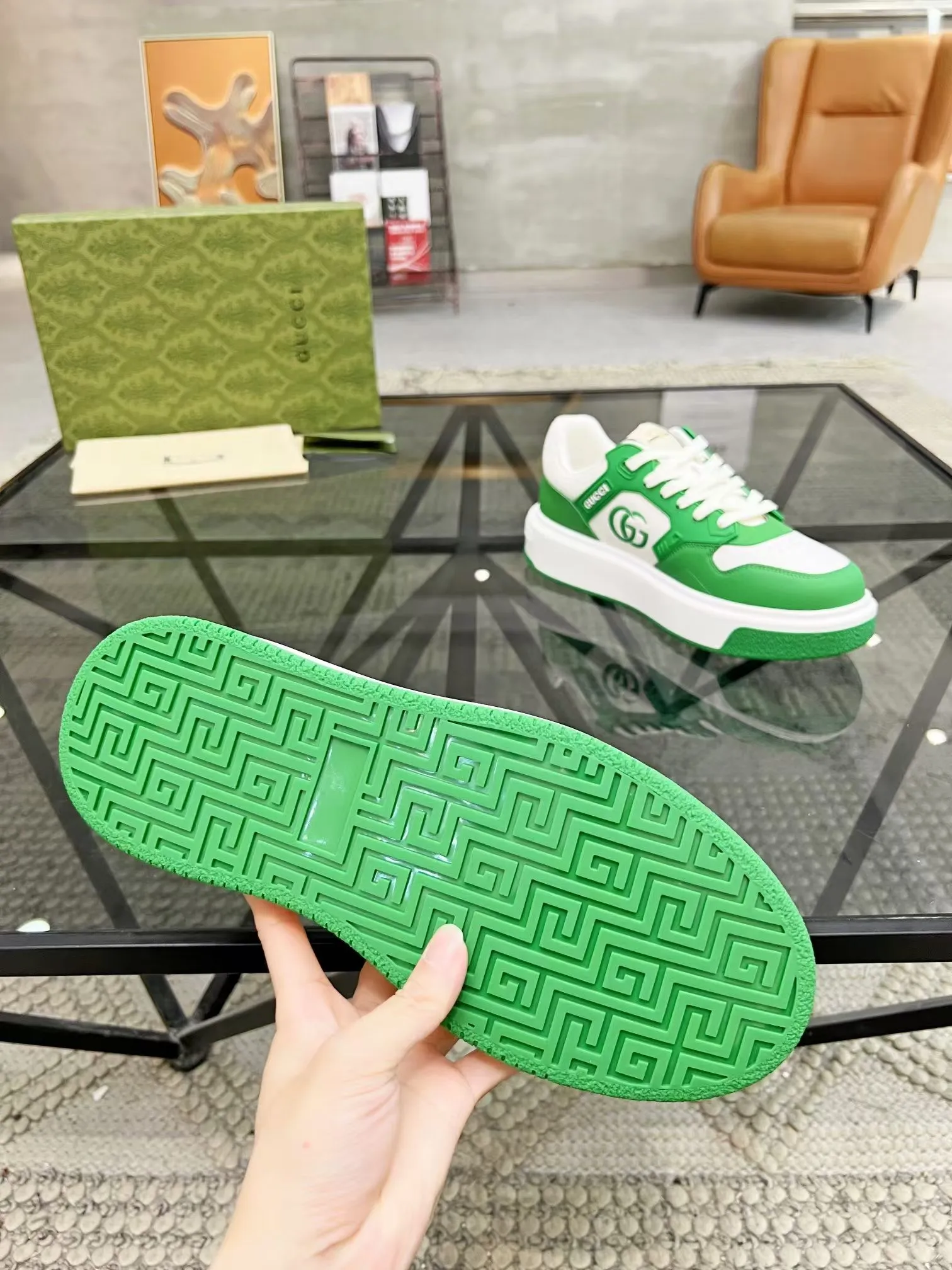 Men's Men's Shoes Men's Men's 💰460 new men's shoes GUCCI [Lightning] latest shoes shipped. Original quality, fashionable, made of special materials, sheepskin lining, brand new packaging. The foot feels super comfortable and the workmanship is impeccable. Size: 38-45